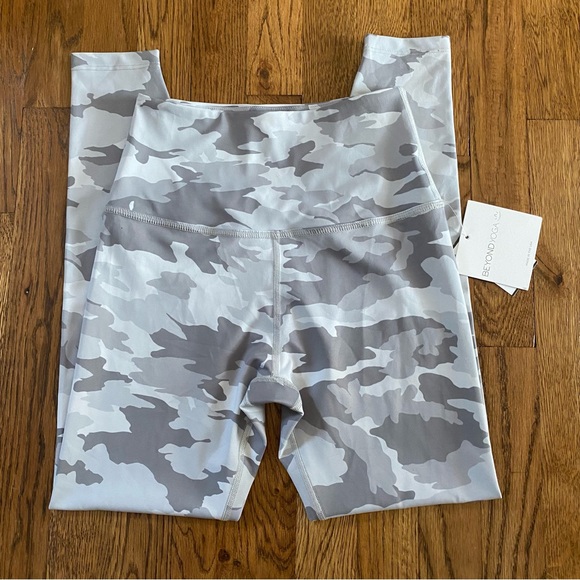 Beyond Yoga Grey Camo Leggings - Picture 3 of 7